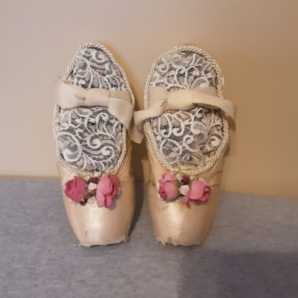 Vintage Ballet Pointe Shoe Sachet